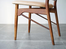 画像をギャラリービューアに読み込む, フィンユールの椅子 ダイニングチェア レザーFinn Juhl SW96 Chair Søren Willadsen 北欧デザインチェア 椅子の斜めの貫フィンユールのチェアSW96 Finn Juhl SW96 chair Søren Willadsen 北欧デザインの椅子の脚と斜めの貫