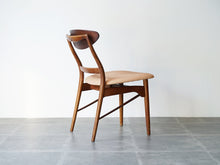 画像をギャラリービューアに読み込む, フィンユールのチェアSW96 Finn Juhl SW96 chair Søren Willadsen 北欧デザインの椅子の背面