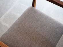 画像をギャラリービューアに読み込む, フィンユール ボヴィルケチェア Finn Juhl Bovirke arm chair フィンユールの椅子の座面 グレーの布張り