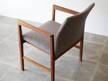 画像をギャラリービューアに読み込む, フィンユール ボヴィルケチェア Finn Juhl Bovirke arm chair フィンユールの椅子の背面