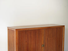 画像をギャラリービューアに読み込む, Peter Hvidt & Orla Mølgaard-Nielsen cabinet キューバンマホガニーのキャビネット ピーター・ビット&オルラ・ムルガード・ニールセン 超希少ビンテージ 北欧モダン 棚の上部