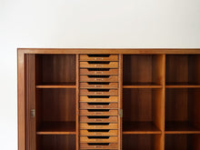 画像をギャラリービューアに読み込む, Peter Hvidt & Orla Mølgaard-Nielsen cabinet キューバンマホガニーのキャビネット ピーター・ビット&オルラ・ムルガード・ニールセン 超希少ビンテージ 北欧モダン 棚の内部