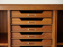 画像をギャラリービューアに読み込む, Peter Hvidt & Orla Mølgaard-Nielsen cabinet キューバンマホガニーのキャビネット ピーター・ビット&オルラ・ムルガード・ニールセン 超希少ビンテージ 北欧モダン 棚の引き出しトレイ