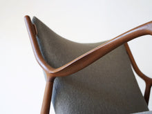 画像をギャラリービューアに読み込む, フィン・ユール NV45 ヴィンテージ ニールスヴォッダー製 フィンユールのアームチェア チーク Finn Juhl NV45 Chair armchair teak Niels Vodder 椅子のアームを下から