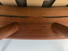 画像をギャラリービューアに読み込む, フィンユールのアームチェア NV45 ヴィンテージ ニールスヴォッダー製 Finn Juhl NV45 Chair armchair teak Niels Vodderの刻印