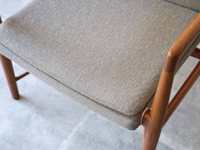 画像をギャラリービューアに読み込む, フィン・ユール NV45 ヴィンテージ ニールスヴォッダー製 フィンユールのアームチェア チーク Finn Juhl NV45 Chair armchair teak Niels Vodder 椅子の座面はグレーのファブリック