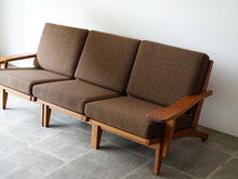 画像をギャラリービューアに読み込む, Hans J. Wegner GE370 Sofa