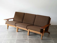 画像をギャラリービューアに読み込む, Hans J. Wegner GE370 Sofa
