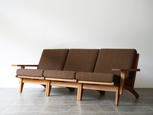 画像をギャラリービューアに読み込む, Hans J. Wegner GE370 Sofa