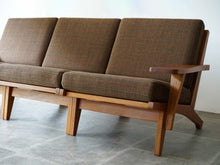 画像をギャラリービューアに読み込む, Hans J. Wegner GE370 Sofa