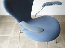 画像をギャラリービューアに読み込む, Arne Jacobsen Fritz Hansen FH3207 Seven chair アルネ ヤコブセン フリッツハンセン セブンチェア オフィスチェアの肘掛け
