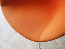 画像をギャラリービューアに読み込む, Arne Jacobsen FH3318 The Pot chair Fritz Hansen アルネ ヤコブセン フリッツハンセン製 ポットチェア オレンジ ラウンジチェアの座面