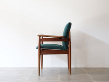 画像をギャラリービューアに読み込む, フィン・ユール アームチェア FD192 Finn Juhl Arm chair France&Son フィンユールの椅子の側面