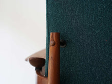 画像をギャラリービューアに読み込む, フィン・ユール アームチェア FD192 Finn Juhl Arm chair France&Son フィンユールの椅子の後ろフレームに削れ