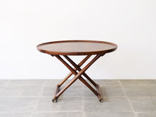 画像をギャラリービューアに読み込む, エジプシャンテーブル ブラジリアンローズウッド モーエンスラッセン Mogens Lassen Egyptian Table Rud Rasmussen 北欧名作家具 ラウンドテーブルの正面やや上から