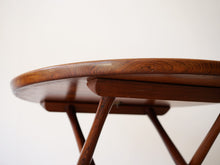 画像をギャラリービューアに読み込む, エジプシャンテーブル ブラジリアンローズウッド モーエンスラッセン Mogens Lassen Egyptian Table Rud Rasmussen 北欧名作家具 ラウンドテーブルの脚と天板裏側