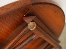 画像をギャラリービューアに読み込む, エジプシャンテーブル ブラジリアンローズウッド モーエンスラッセン Mogens Lassen Egyptian Table Rud Rasmussen 北欧名作家具 ラウンドテーブルを畳んだ状態の脚