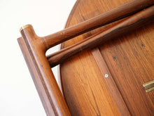 画像をギャラリービューアに読み込む, エジプシャンテーブル ブラジリアンローズウッド モーエンスラッセン Mogens Lassen Egyptian Table Rud Rasmussen 北欧名作家具 ラウンドテーブルを畳んだ状態の脚