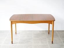 画像をギャラリービューアに読み込む, フィンユール ボヴィルケ ダイニングテーブル ブラジリアンローズウッド ダイニングテーブル Finn Juhl Bovirke Extendable dinning table 北欧ヴィンテージのテーブルの正面やや上から