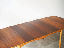 画像をギャラリービューアに読み込む, フィンユール ボヴィルケ ダイニングテーブル ブラジリアンローズウッド ダイニングテーブル Finn Juhl Bovirke Extendable dinning table テーブルを延長した様子 延長板と色に差がある