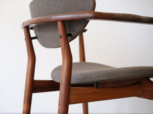 画像をギャラリービューアに読み込む, フィンユール NV55 アームチェア ブラジリアンローズウッド ニルスヴォッダー Finn Juhl NV55 arm Chair brazilian rosewood Niels Vodder フィンユールの椅子の後ろのフレームが曲がっていて美しいフォルム