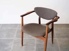 画像をギャラリービューアに読み込む, フィンユール NV55 アームチェア ブラジリアンローズウッド ニルスヴォッダー Finn Juhl NV55 arm Chair brazilian rosewood Niels Vodder フィンユールの椅子の座面はグレーのファブリック