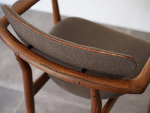 画像をギャラリービューアに読み込む, フィンユール NV55 アームチェア ブラジリアンローズウッド ニルスヴォッダー Finn Juhl NV55 arm Chair brazilian rosewood Niels Vodder フィンユールの椅子のファブリックはレザーでパイピング