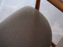 画像をギャラリービューアに読み込む, フィンユール NV55 アームチェア ブラジリアンローズウッド ニルスヴォッダー Finn Juhl NV55 arm Chair brazilian rosewood Niels Vodder フィンユールの椅子の座面グレー