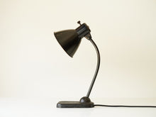 画像をギャラリービューアに読み込む, テーブルランプ全体図を右から