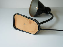 画像をギャラリービューアに読み込む, テーブルランプの土台を裏側から