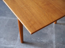 画像をギャラリービューアに読み込む, Hans J. Wegner(ハンスJウェグナー)AT15ローテーブル天板角