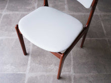 画像をギャラリービューアに読み込む, エリック・バックのモデル49座面Erik Buch(エリック・バック)のダイニングチェアModel49の白いレザー張りの座面