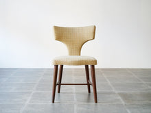 画像をギャラリービューアに読み込む, ヴィンテージのドレッサーチェアの正面