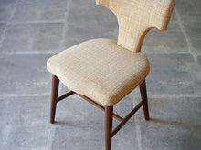 画像をギャラリービューアに読み込む, ヴィンテージのドレッサーチェアの座面布張り