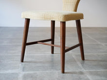 画像をギャラリービューアに読み込む, ヴィンテージのドレッサーチェアの脚