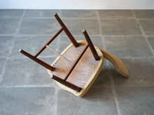 画像をギャラリービューアに読み込む, ヴィンテージのドレッサーチェアの裏面