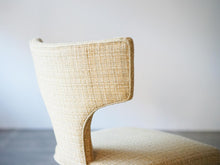 画像をギャラリービューアに読み込む, ヴィンテージのドレッサーチェアの背もたれ裏側から