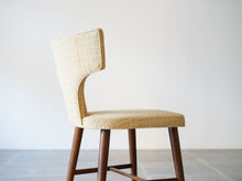 画像をギャラリービューアに読み込む, ヴィンテージのドレッサーチェアの横から