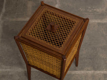 画像をギャラリービューアに読み込む, デンマークのソーイングボックス(裁縫箱)を上から