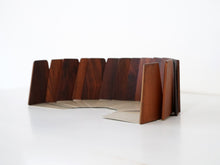 画像をギャラリービューアに読み込む, Trapezium shaped Book Supports