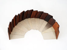 画像をギャラリービューアに読み込む, Trapezium shaped Book Supports