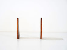 画像をギャラリービューアに読み込む, Trapezium shaped Book Supports