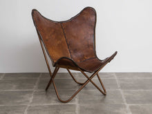 画像をギャラリービューアに読み込む, ホルヘ・フェラーリ=ハードイのバラフライチェア