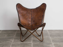 画像をギャラリービューアに読み込む, ホルヘ・フェラーリ=ハードイのバラフライチェア正面