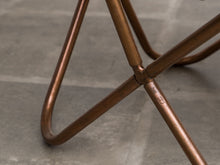 画像をギャラリービューアに読み込む, ホルヘ・フェラーリ=ハードイのバラフライチェア脚組