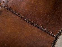 画像をギャラリービューアに読み込む, ホルヘ・フェラーリ=ハードイのバラフライチェア革縫い目