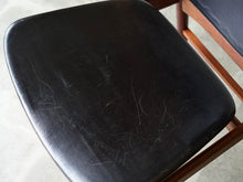 画像をギャラリービューアに読み込む, アルネ・ヴォッダーの椅子の座面アップ