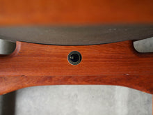 画像をギャラリービューアに読み込む, アルネ・ヴォッダーの椅子のマーク