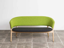 画像をギャラリービューアに読み込む, ナナディッツェルのソファND82の正面
