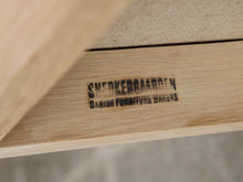 画像をギャラリービューアに読み込む, ナナディッツェルのソファND82のメーカーSnedkergaardenのスタンプ